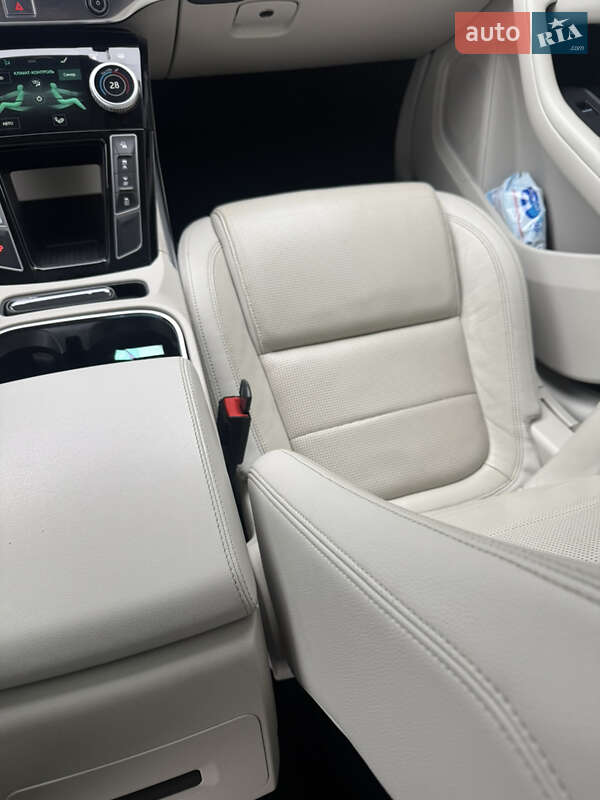 Позашляховик / Кросовер Jaguar I-Pace 2018 в Косові