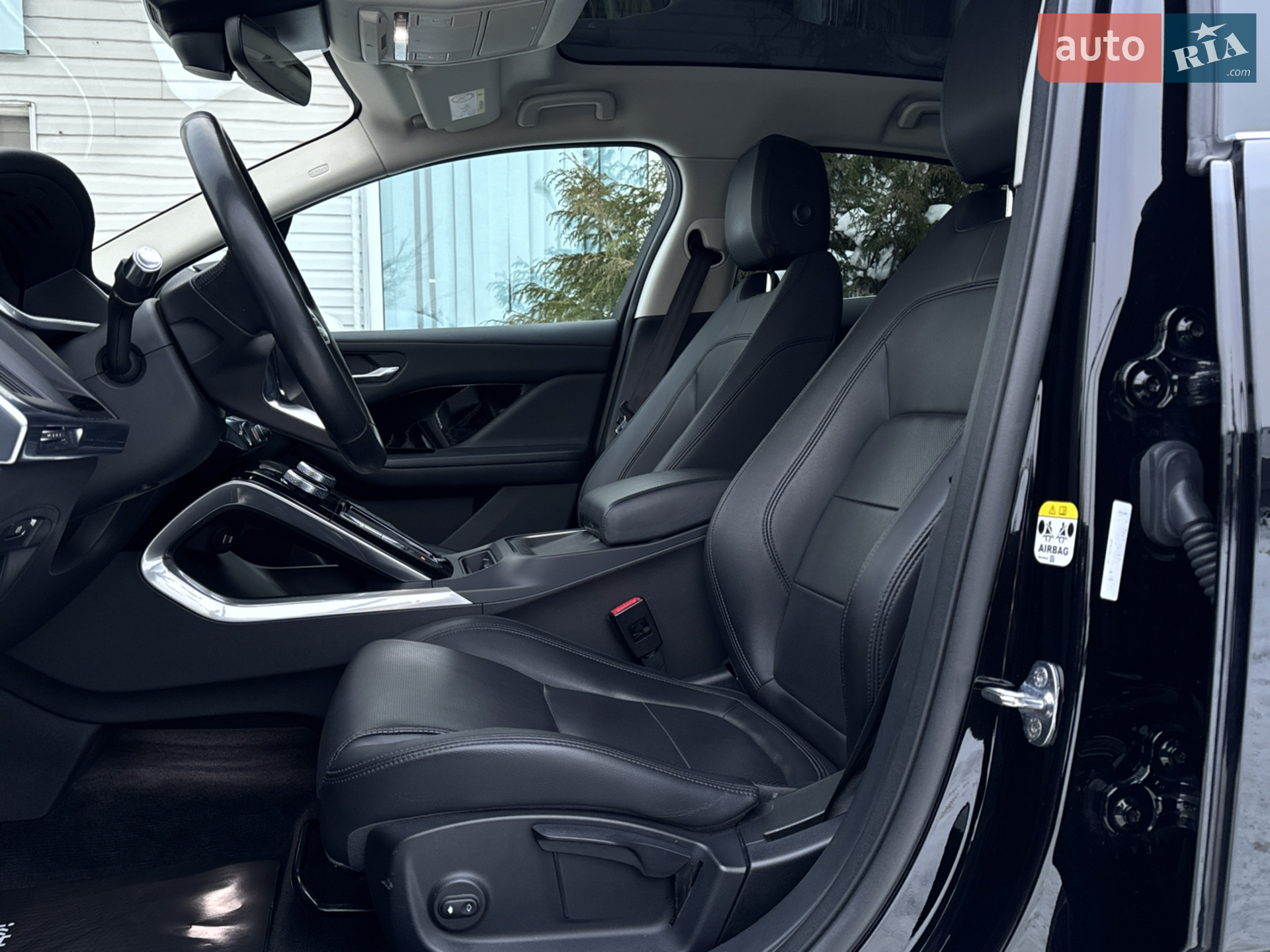 2019 Jaguar I-Pace - мініатюра 15