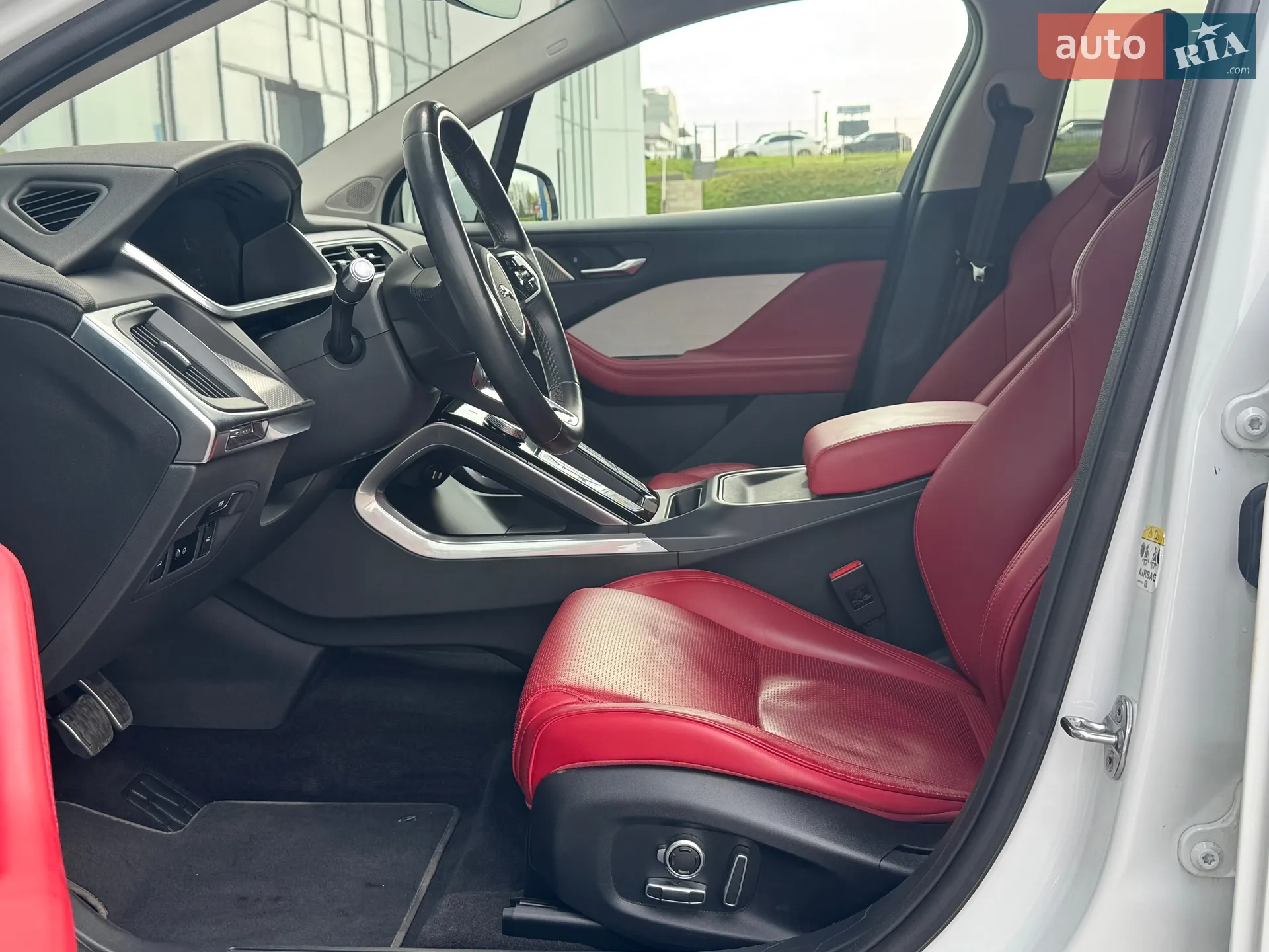 2019 Jaguar I-Pace - мініатюра 15