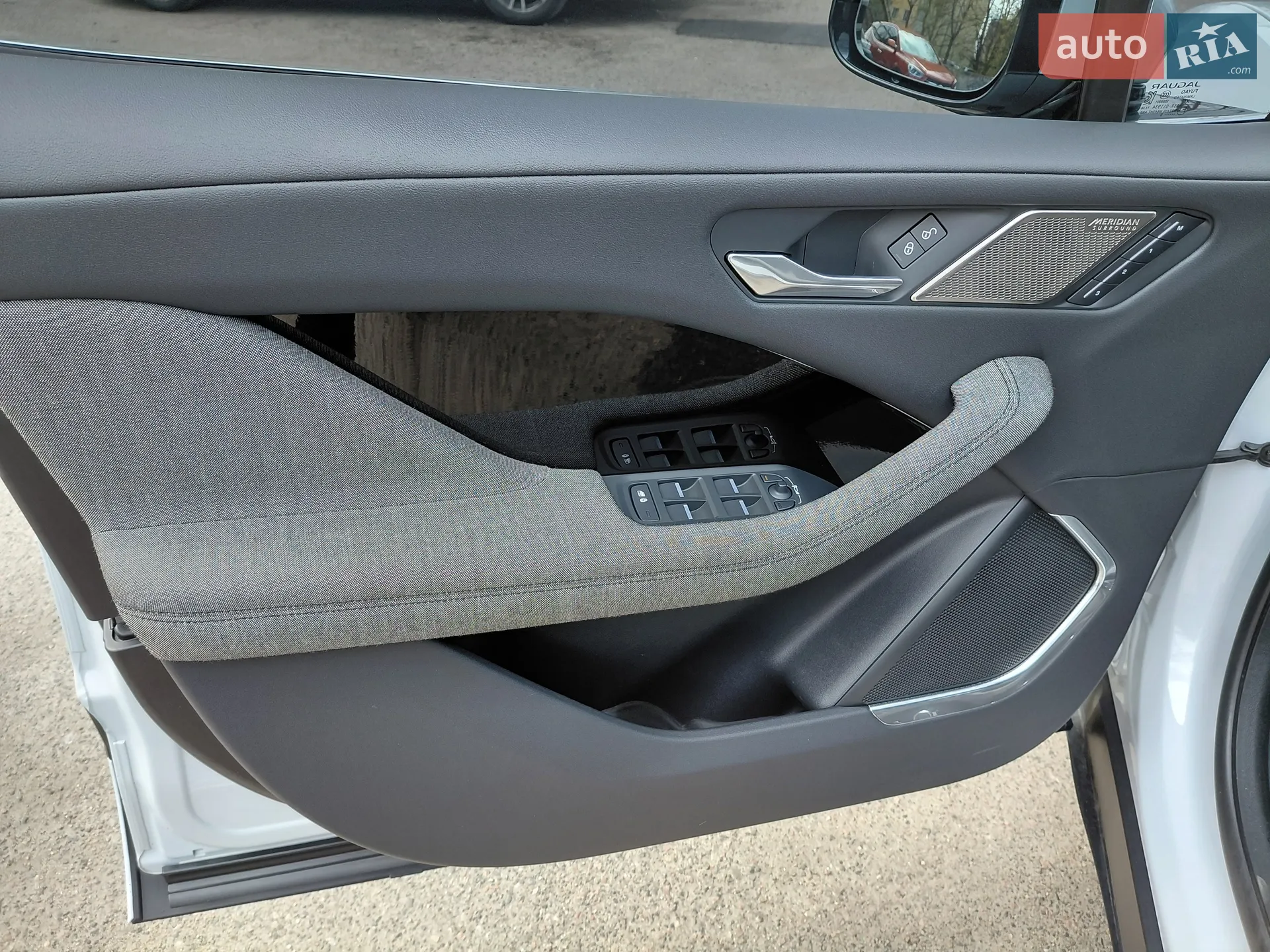 2019 Jaguar I-Pace - мініатюра 21
