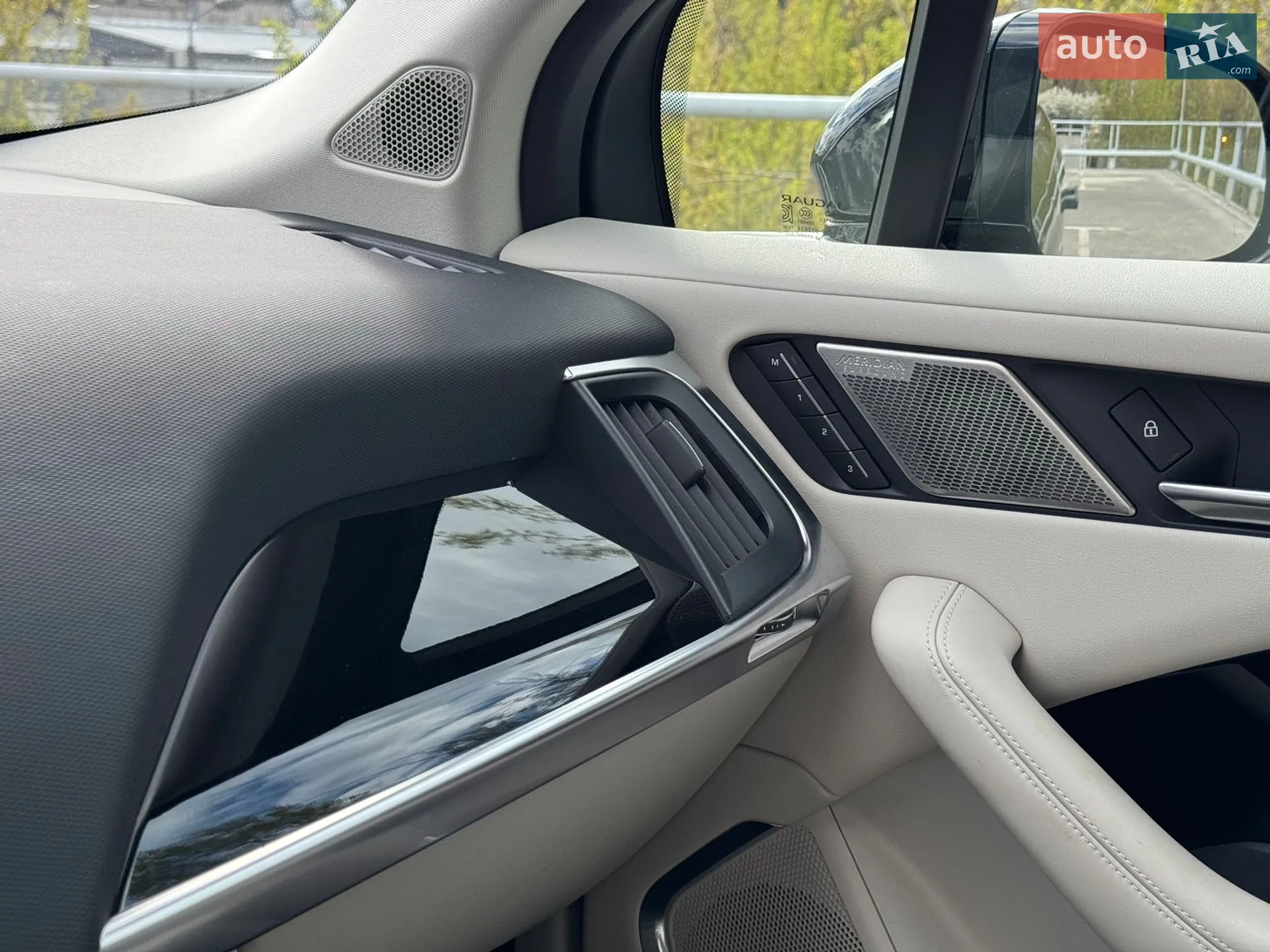 2020 Jaguar I-Pace - мініатюра 35