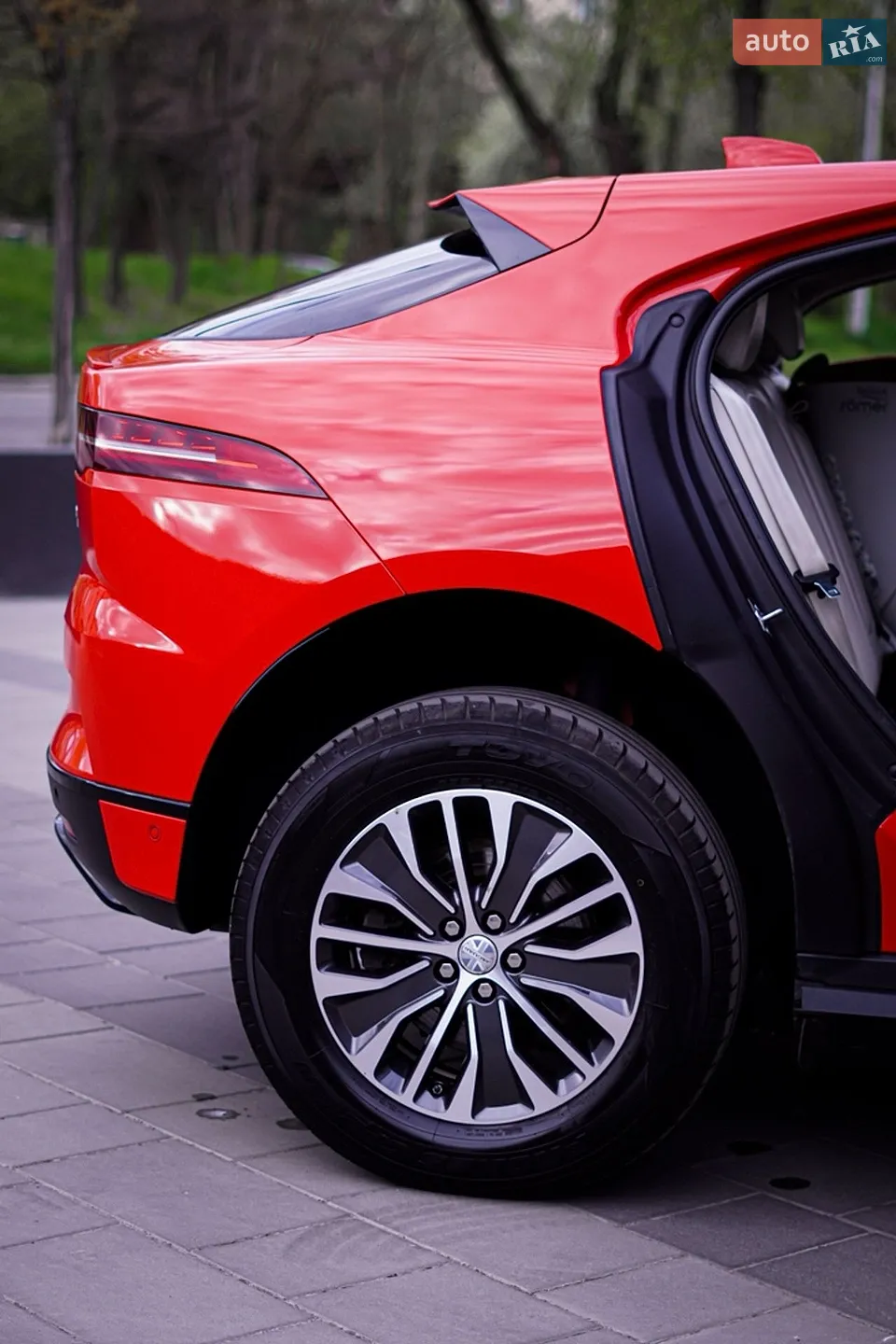 2019 Jaguar I-Pace - мініатюра 3