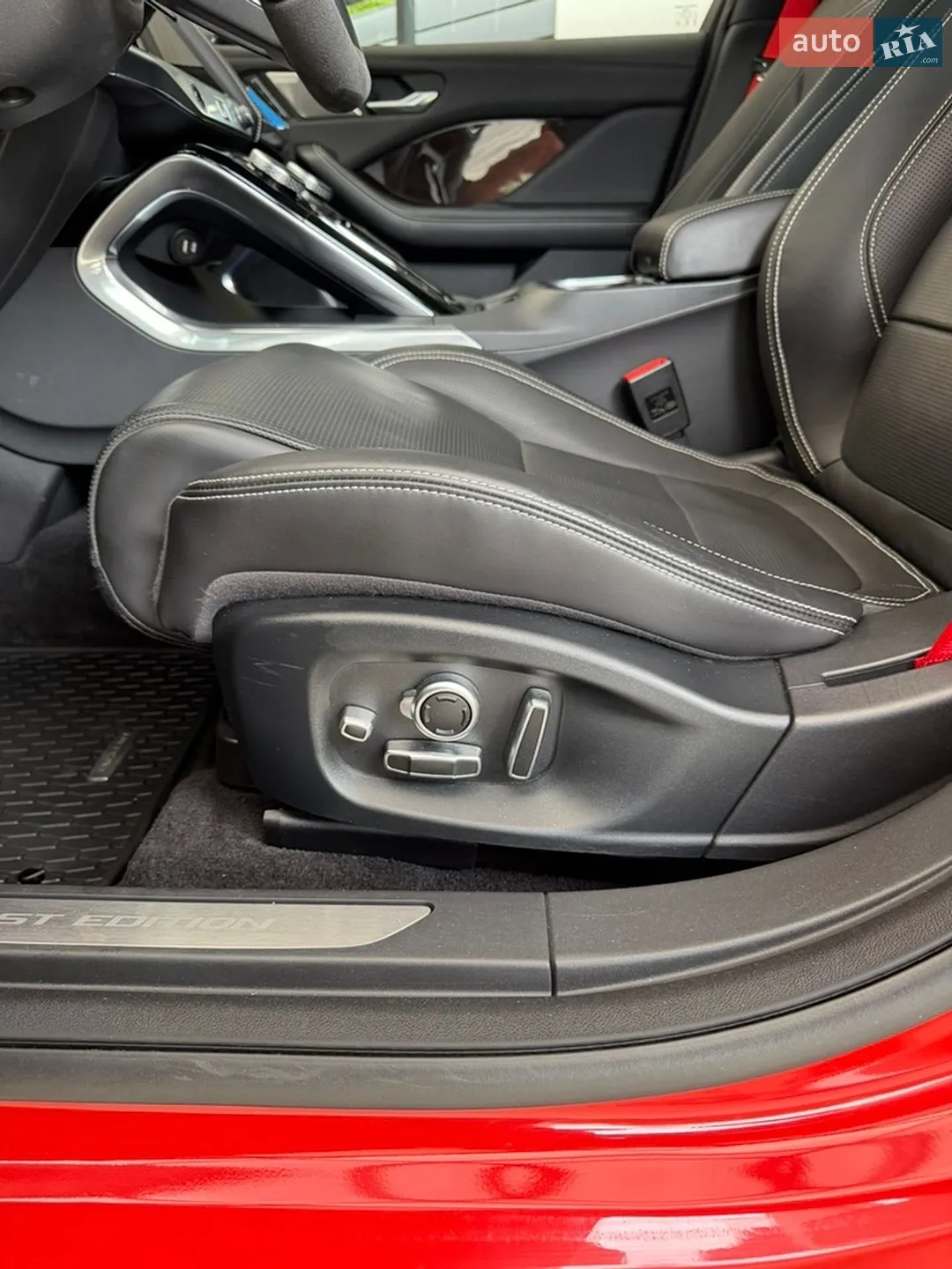2019 Jaguar I-Pace - мініатюра 29