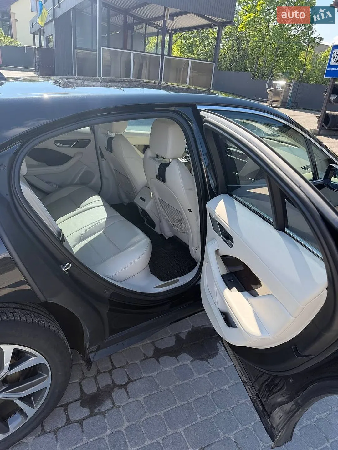 2019 Jaguar I-Pace - мініатюра 10