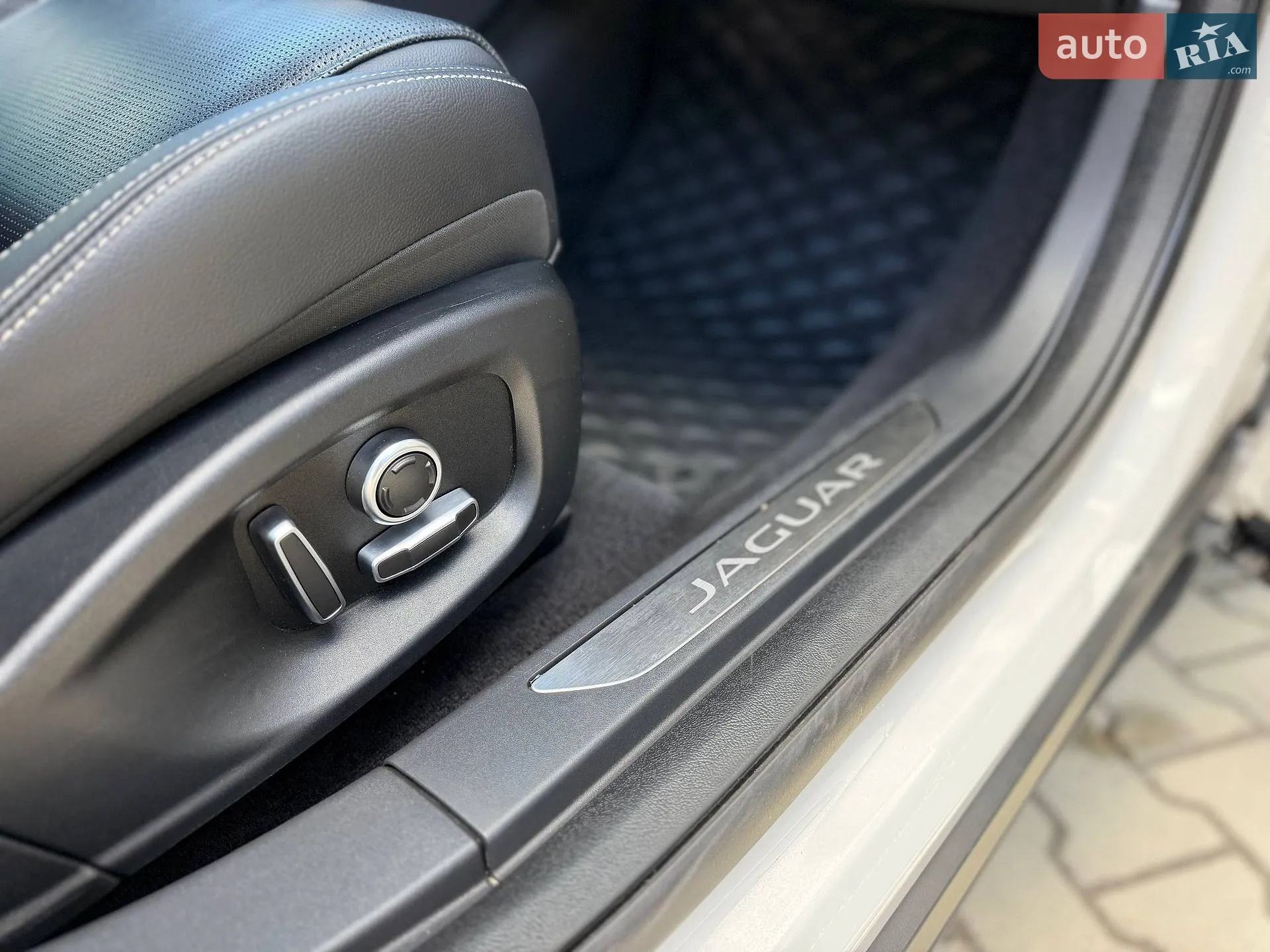 2020 Jaguar I-Pace - мініатюра 37