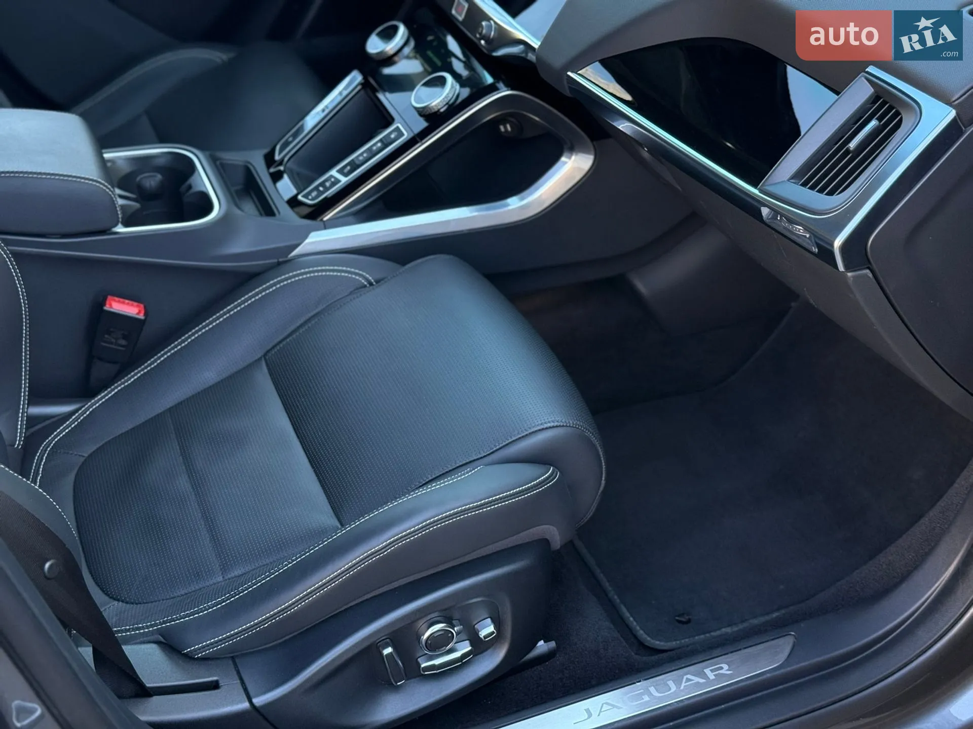 2019 Jaguar I-Pace - мініатюра 32