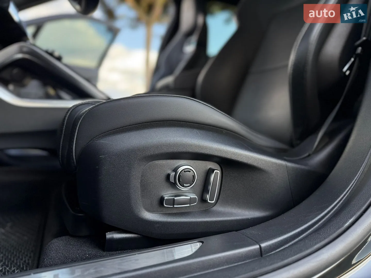 2023 Jaguar I-Pace - мініатюра 31