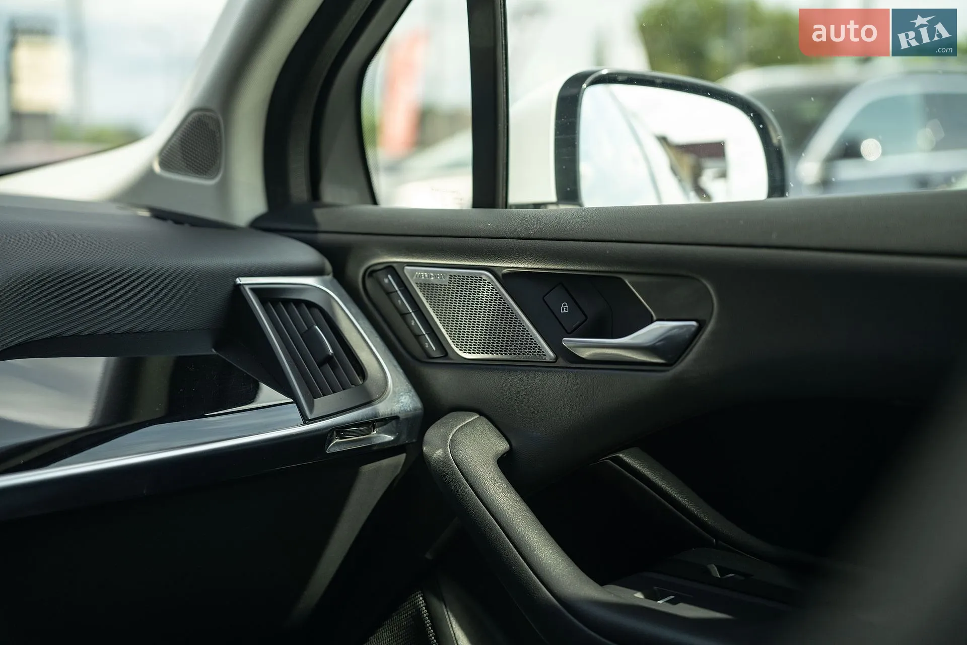 2020 Jaguar I-Pace - мініатюра 35
