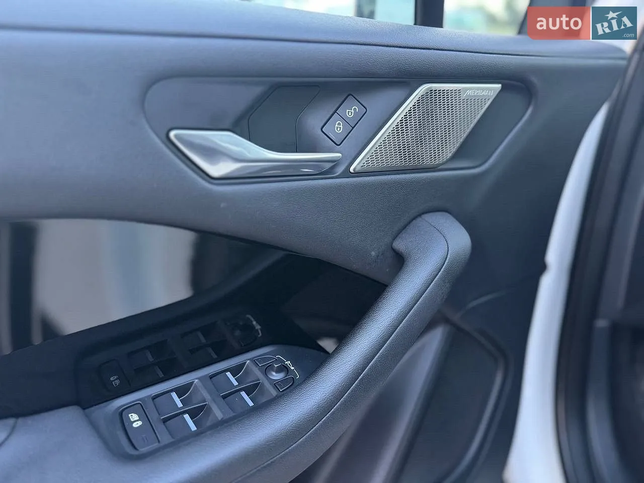 2019 Jaguar I-Pace - мініатюра 8