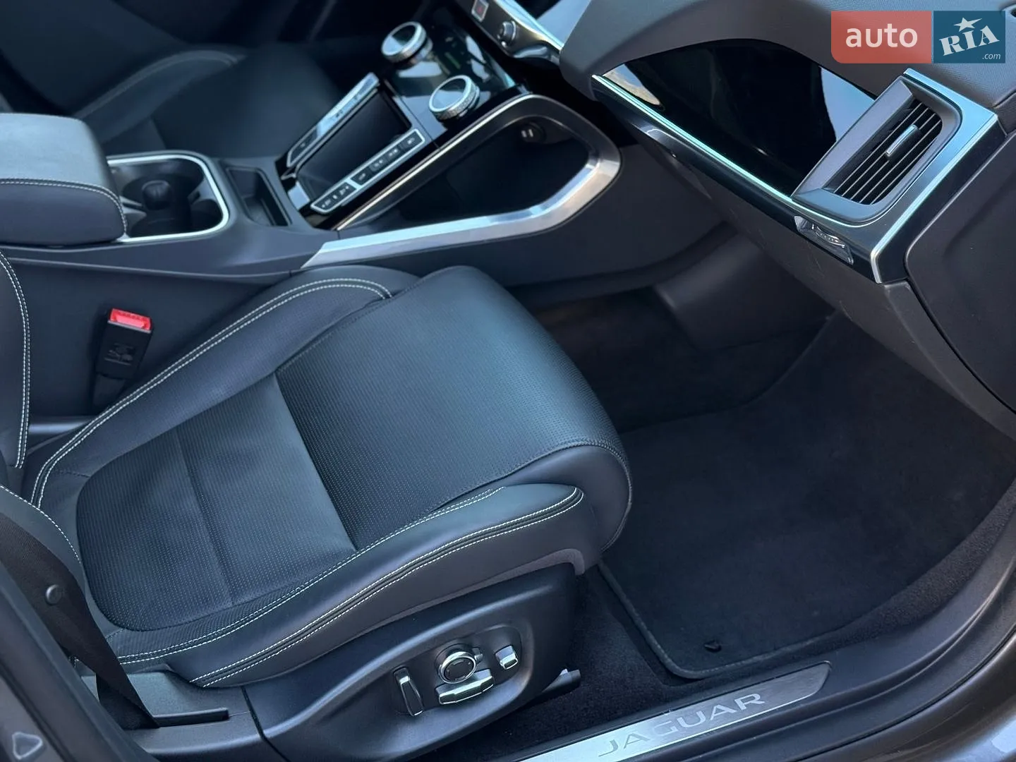 2019 Jaguar I-Pace - мініатюра 30