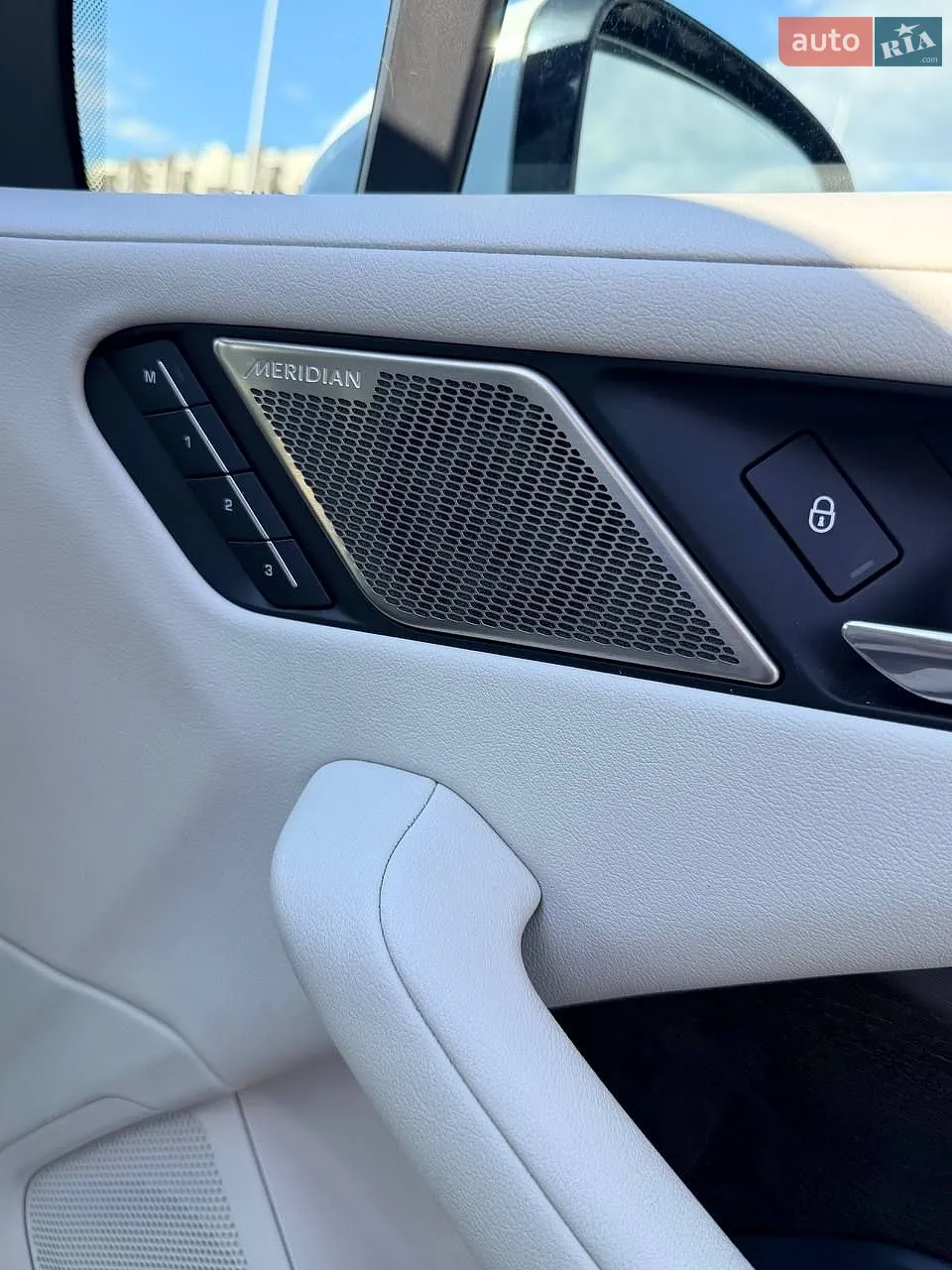 2019 Jaguar I-Pace - мініатюра 20