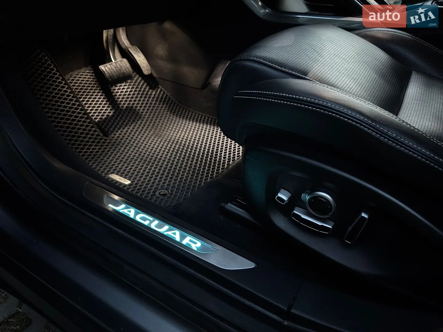 2021 Jaguar I-Pace - мініатюра 36