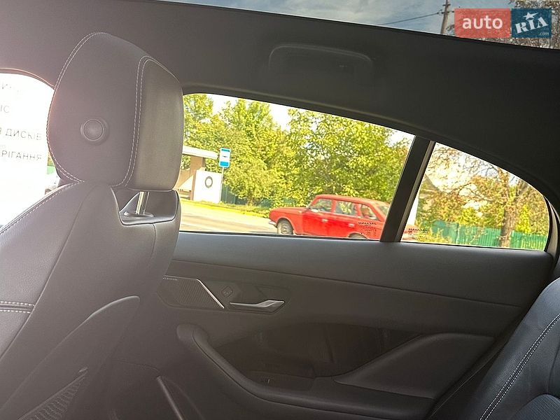 Позашляховик / Кросовер Jaguar I-Pace 2018 в Києві