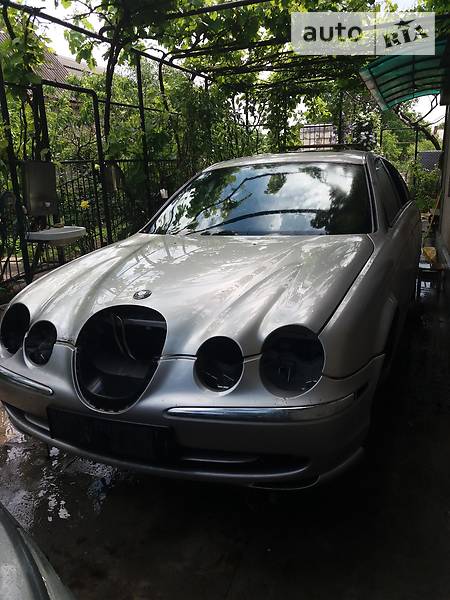 Jaguar S-Type 2000 року
