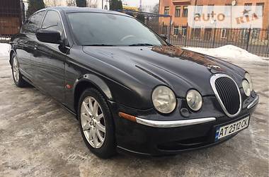 Седан Jaguar S-Type 2001 в Черновцах