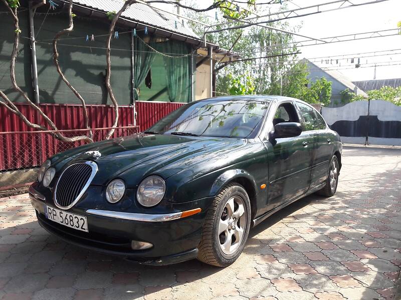 Седан Jaguar S-Type 2000 в Великой Михайловке