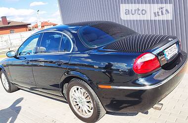 Седан Jaguar S-Type 2006 в Умані