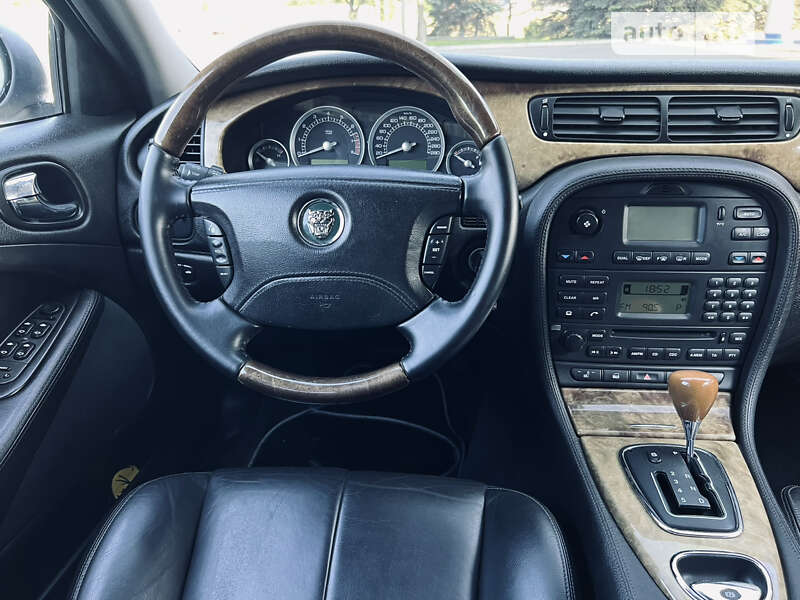 Седан Jaguar S-Type 2005 в Дніпрі