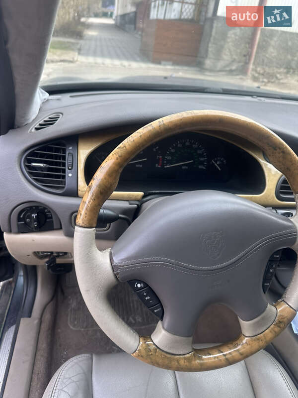 Седан Jaguar S-Type 2000 в Житомире