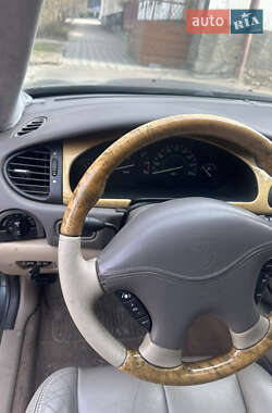 Седан Jaguar S-Type 2000 в 