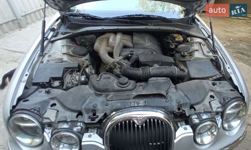 Седан Jaguar S-Type 2002 в Городке