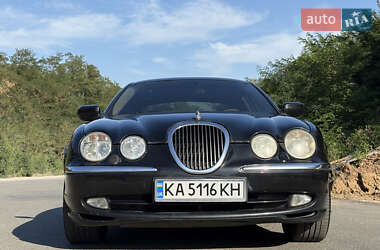 Седан Jaguar S-Type 2000 в 