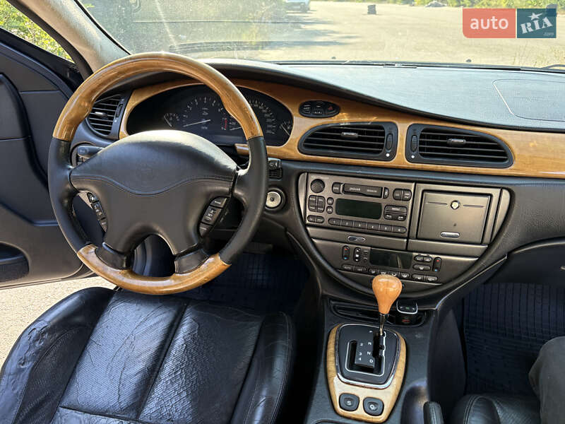Седан Jaguar S-Type 2000 в Киеве