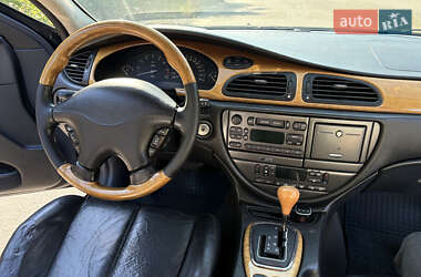 Седан Jaguar S-Type 2000 в 