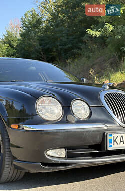 Седан Jaguar S-Type 2000 в 