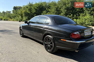 Седан Jaguar S-Type 2000 в 