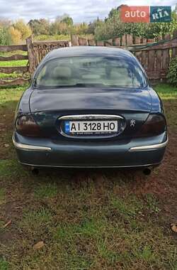 Седан Jaguar S-Type 2000 в 
