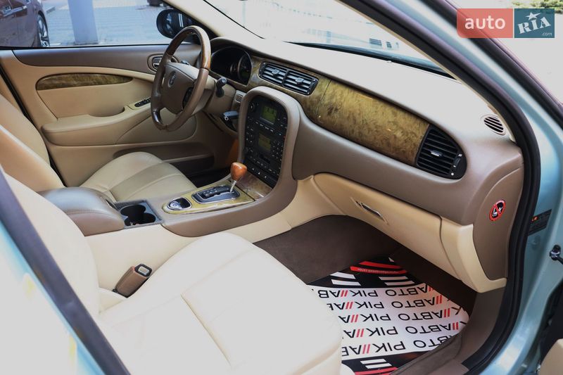 Седан Jaguar S-Type 2006 в Львове
