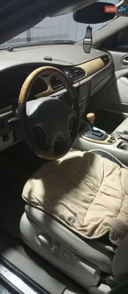 Седан Jaguar S-Type 2000 в Лубнах