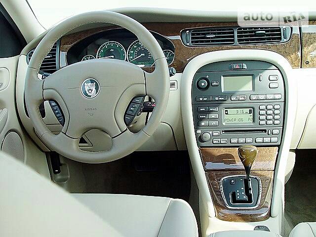 Jaguar X-Type 2003 року