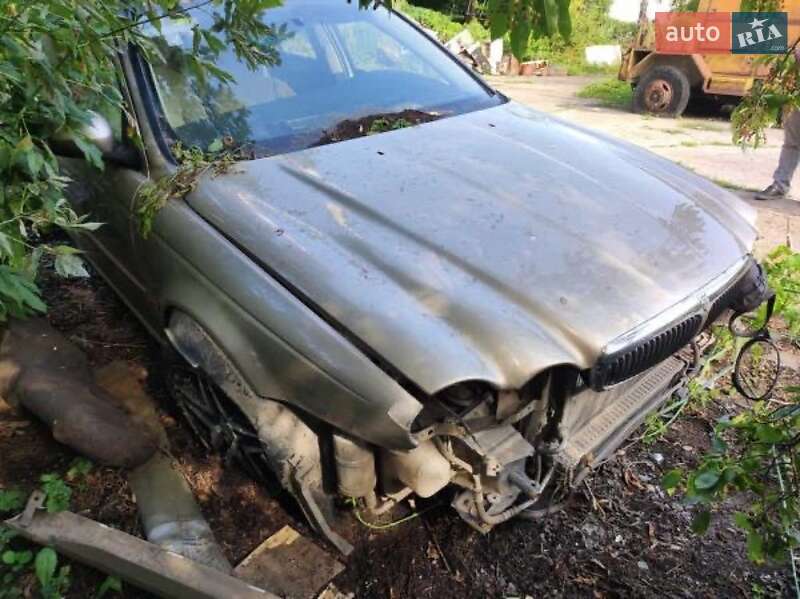Седан Jaguar X-Type 2004 в Киеве