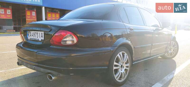 Седан Jaguar X-Type 2004 в Кам'янському