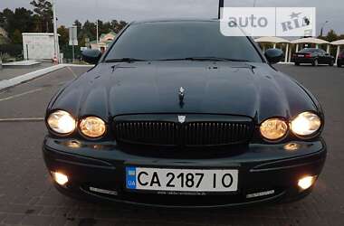 Седан Jaguar X-Type 2002 в Умані