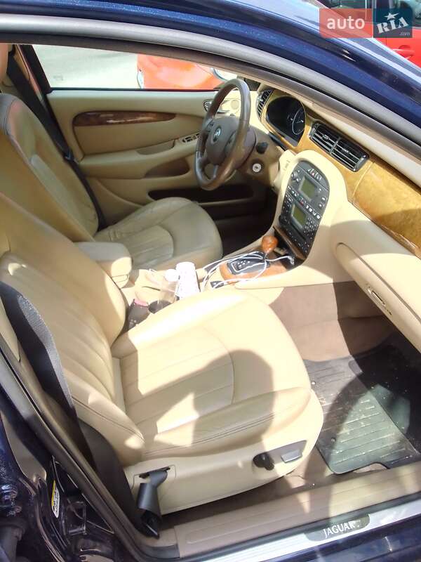 Седан Jaguar X-Type 2007 в Киеве