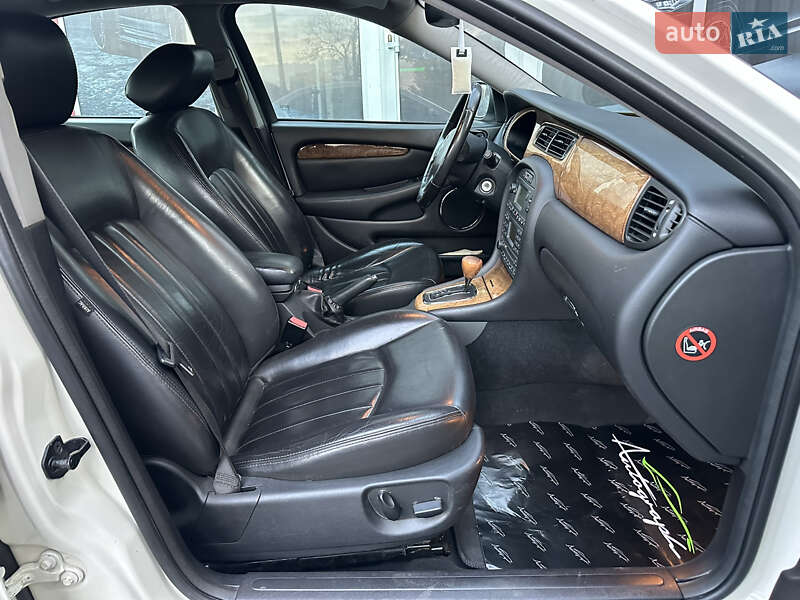Седан Jaguar X-Type 2008 в Киеве