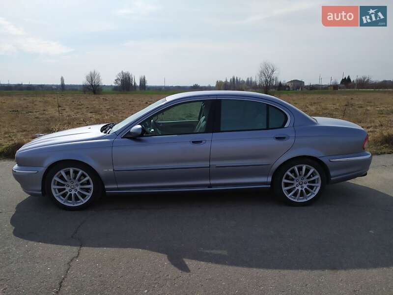 Седан Jaguar X-Type 2006 в Мироновке