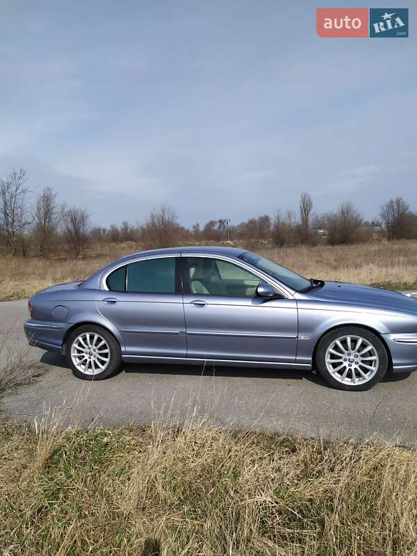 Седан Jaguar X-Type 2006 в Мироновке