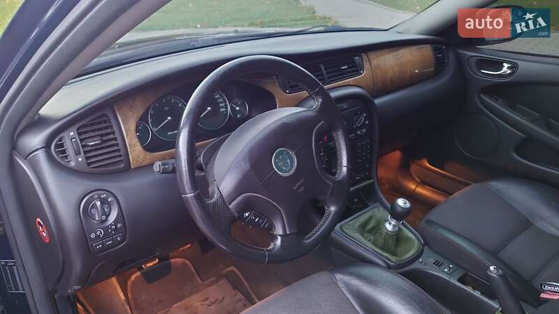 Седан Jaguar X-Type 2002 в Умані