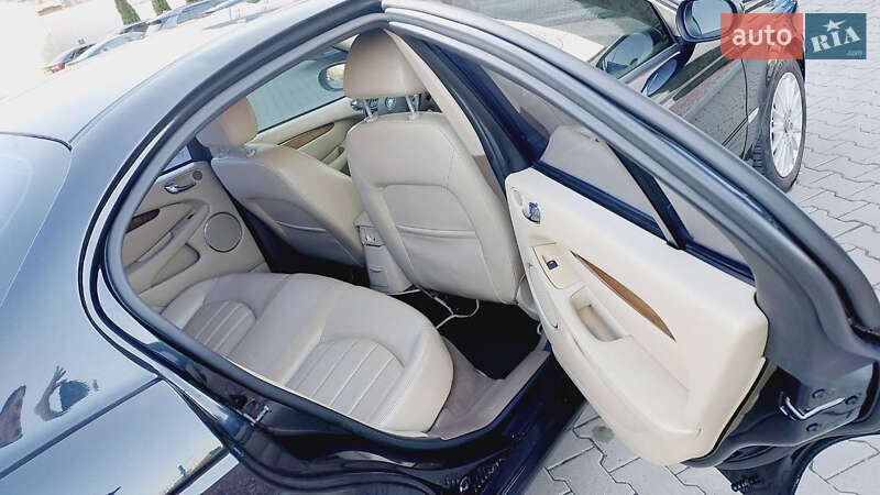 Седан Jaguar X-Type 2006 в Киеве