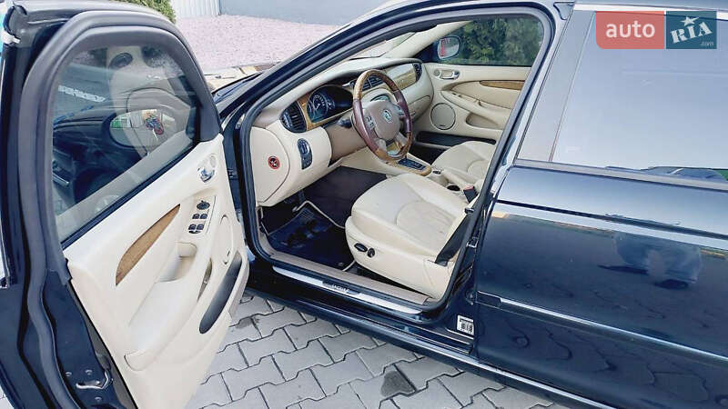 Седан Jaguar X-Type 2006 в Киеве