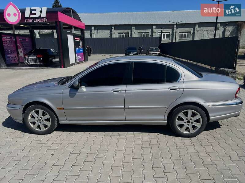 Седан Jaguar X-Type 2001 в Львове
