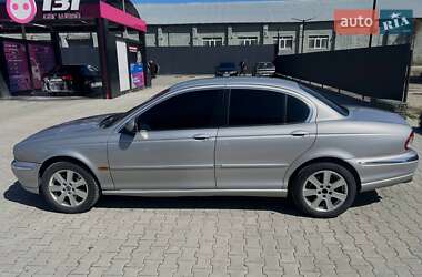 Седан Jaguar X-Type 2001 в 