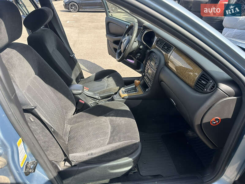 Седан Jaguar X-Type 2004 в Киеве