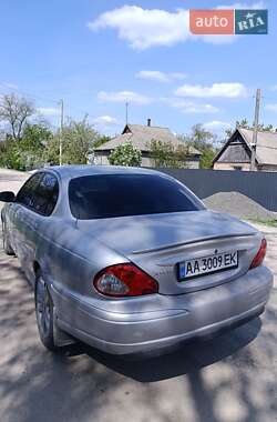 Седан Jaguar X-Type 2004 в 