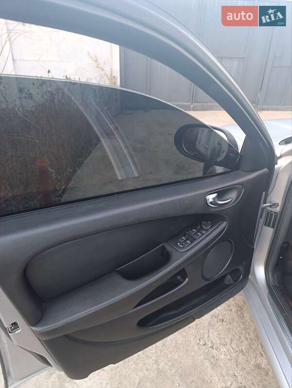 Седан Jaguar X-Type 2004 в Кропивницком