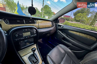 Седан Jaguar X-Type 2001 в 